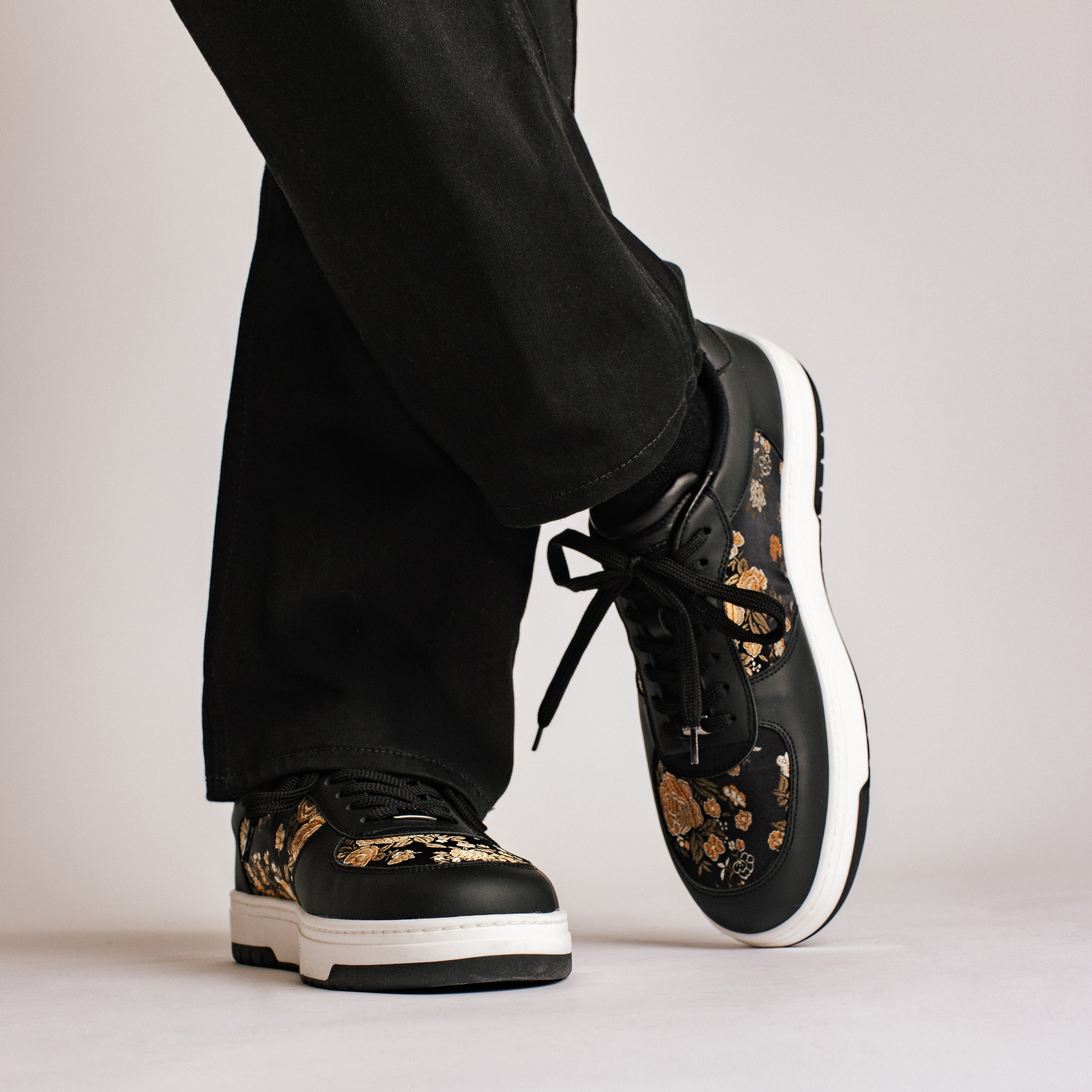 The Rapido Low-top Sneaker in Black